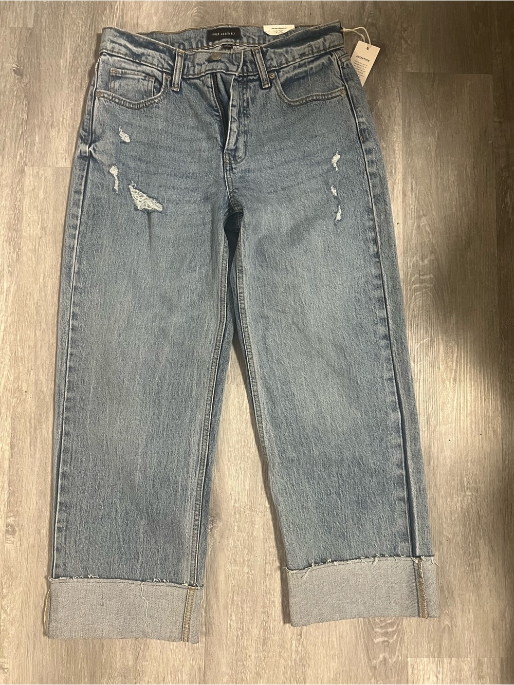 Cuffed Light Blue Distressed Women’s Cropped Jeans